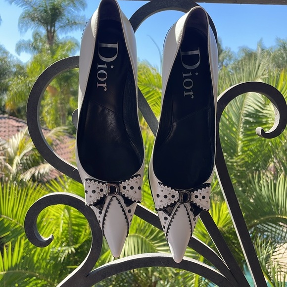 Christian Dior White/Black Leather And Patent Studded pumps - Picture 11 of 15